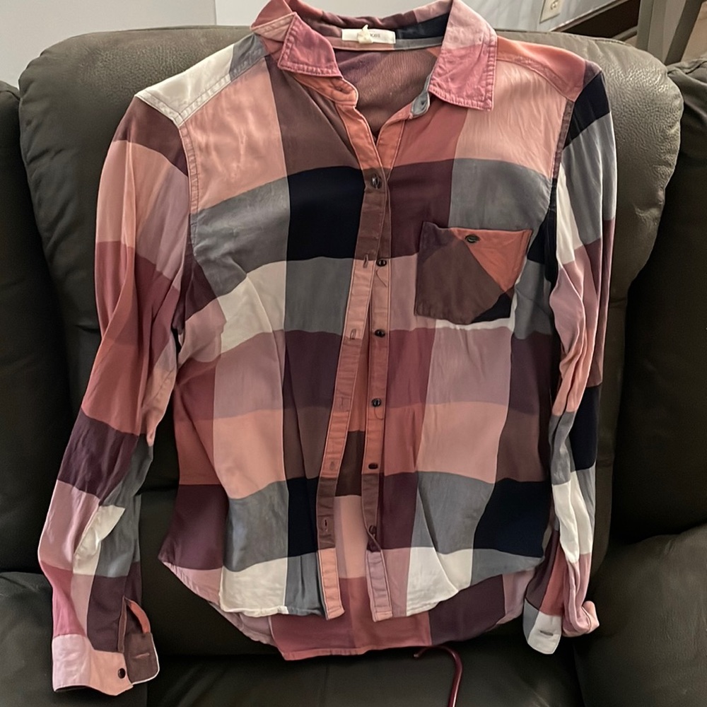 Long sleeve button